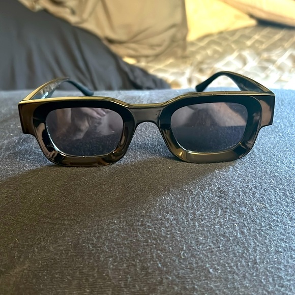 6 pair of sunglasses - buy as bundle or separate - Picture 6 of 14